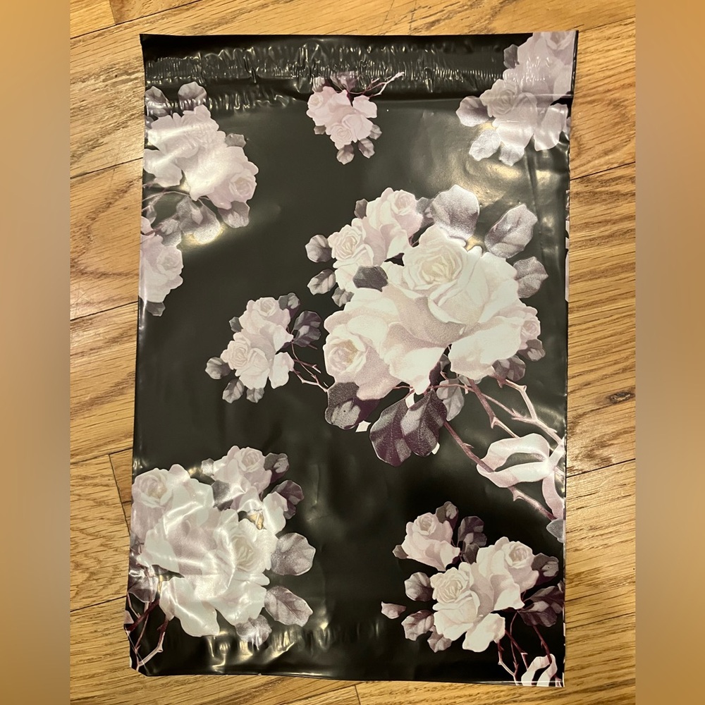 Set of 20 Poly Mailers 10x13 Shipping Bags Floral Black Rose Poshmark Seller New - Picture 2 of 4